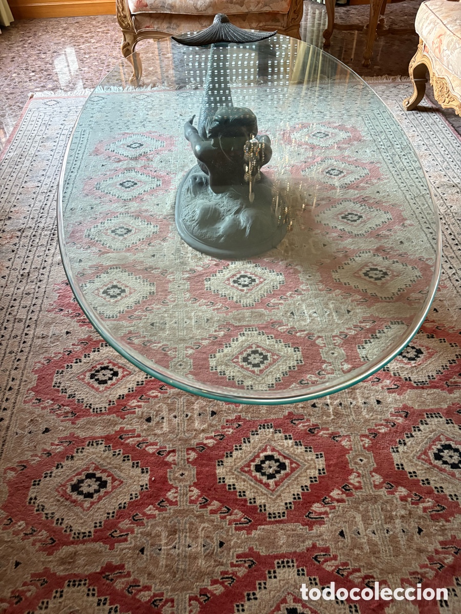Antig&uuml;edades: Mesa de centro de bronce con sirena escult&oacute;rica y cristal biselado de 150 &times; 90 cm