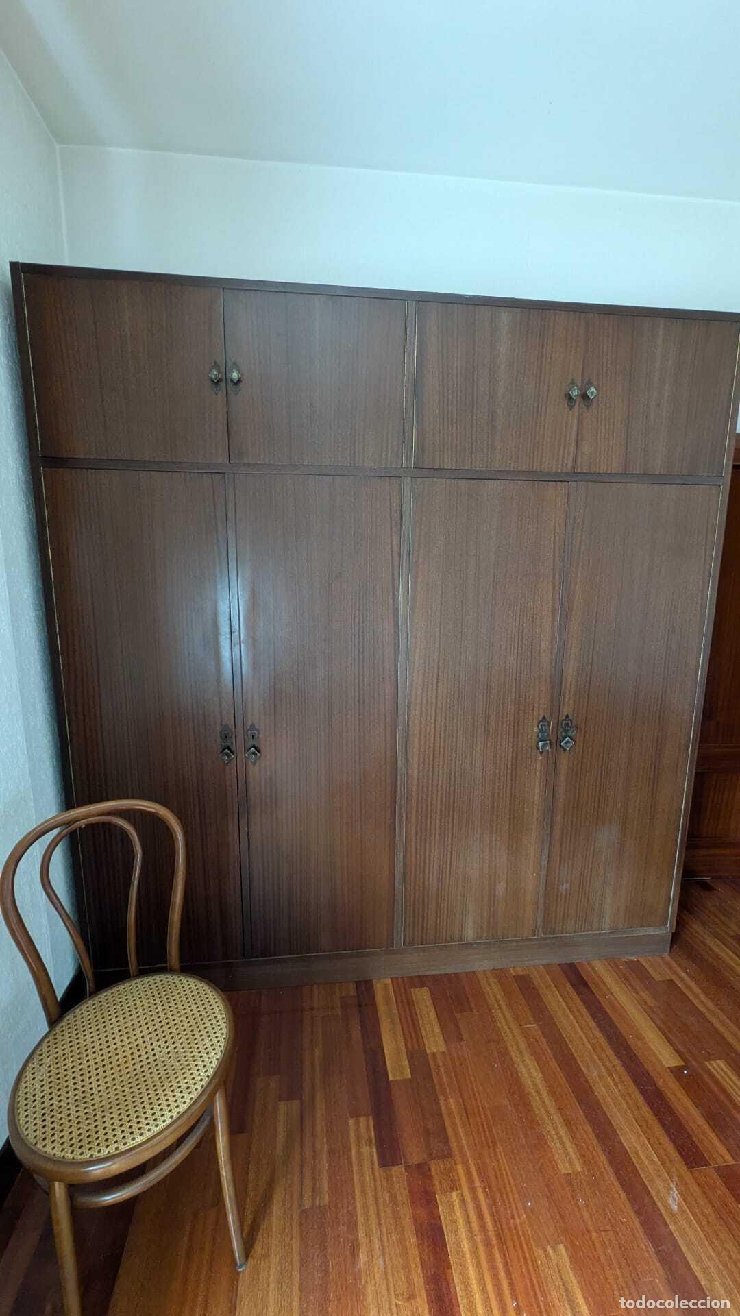 Antig&uuml;edades: PRI-031: Armario ropero de cuatro puertas estilo mid-century