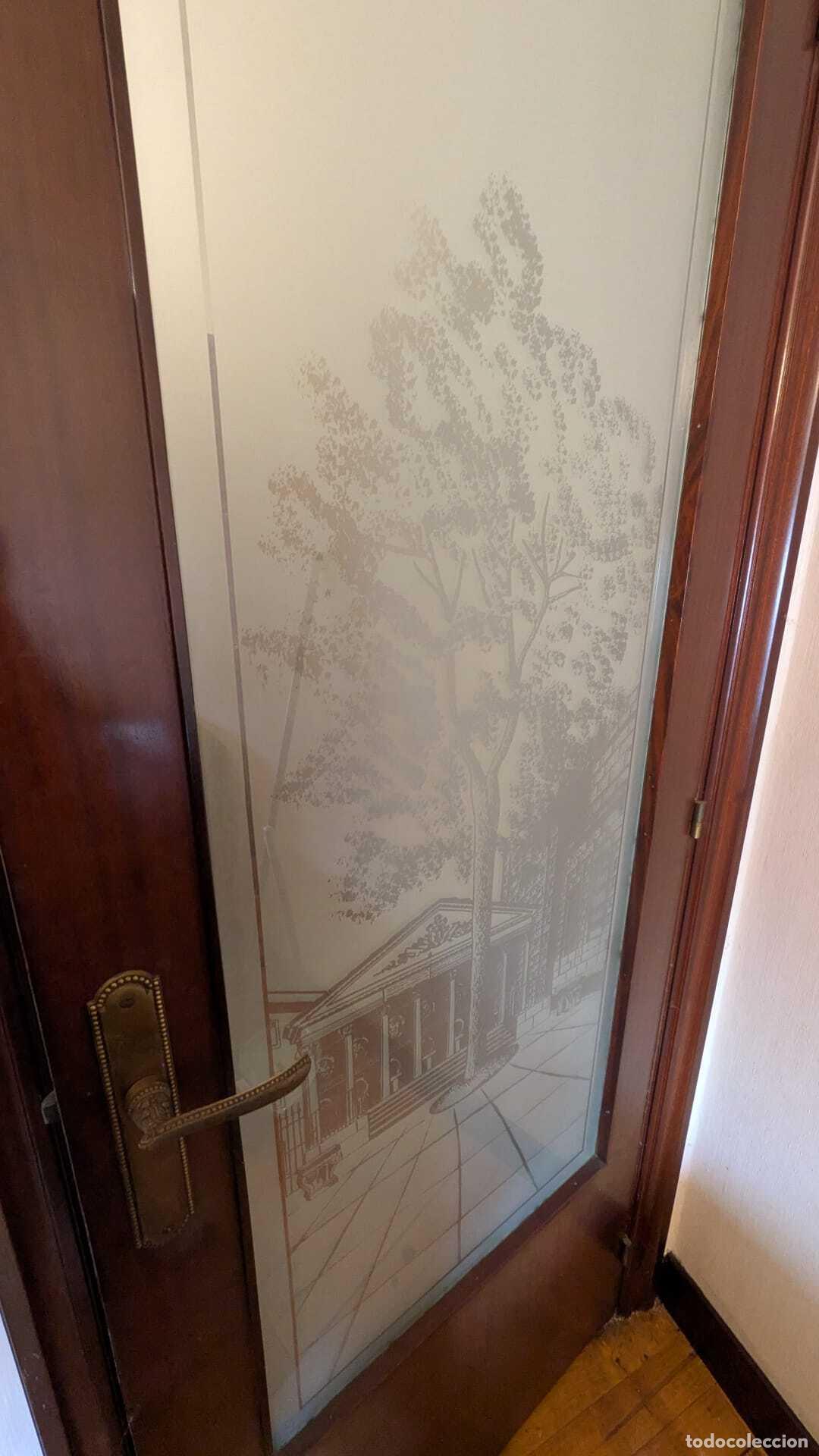Antig&uuml;edades: PRI-021: Puerta interior de madera con vidrio decorado