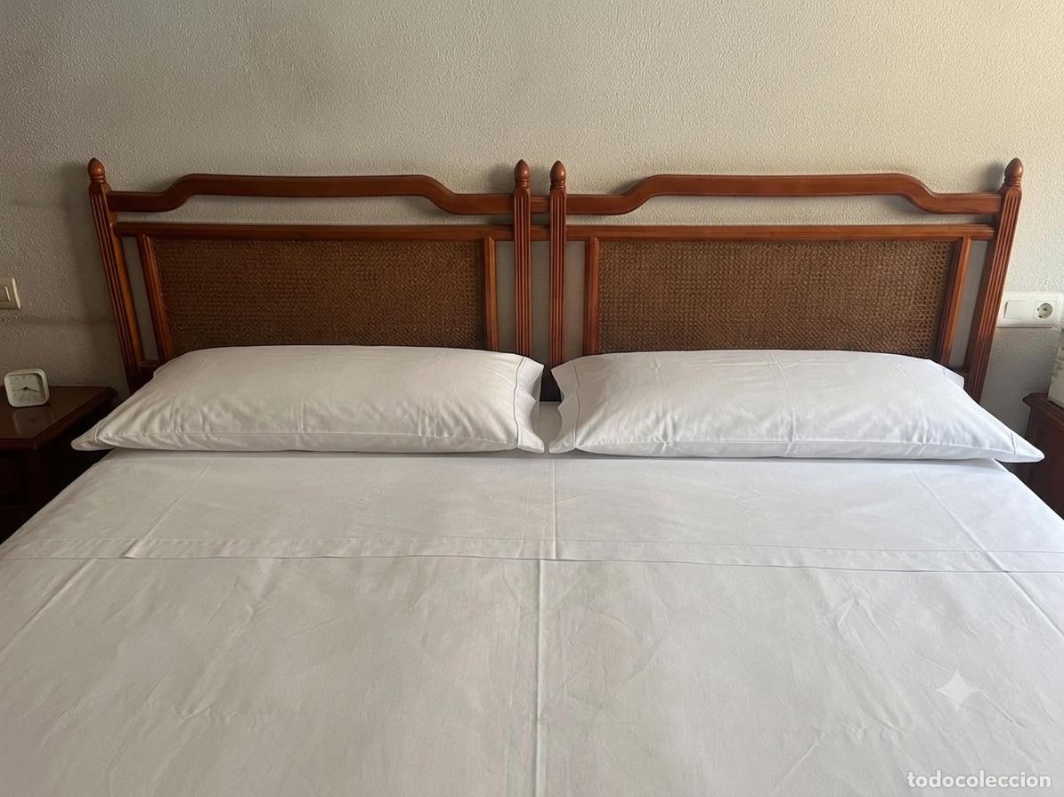Antig&uuml;edades: Cabecero doble de madera y rejilla en perfecto estado - URK00x