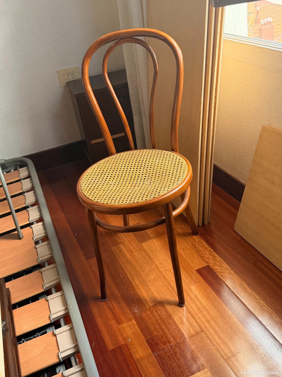 Antig&uuml;edades: PRI-039: Silla tipo Thonet con asiento de rejilla