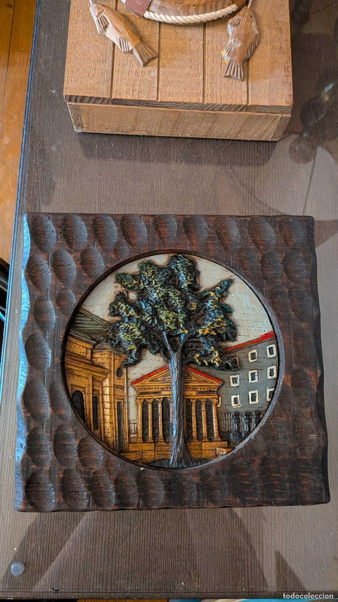 Antig&uuml;edades: PRI-023: Relieve decorativo urbano tallado en madera