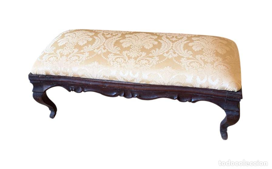 Antig&uuml;edades: GRAN BANQUETA MALLORQUINA DE ESTILO BARROCO. MADERA Y TAPIZADO. ESPA&Ntilde;A. SIGLO XVIII.