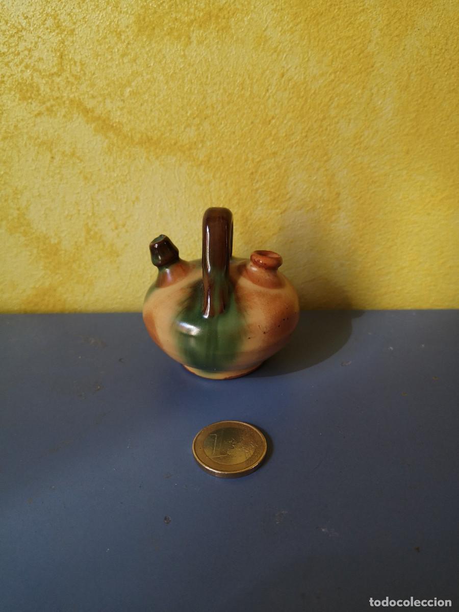 Antig&uuml;edades: PEQUE&Ntilde;A FIGURA DE UN BOTIJO. ALFARERIA ESPA&Ntilde;OLA