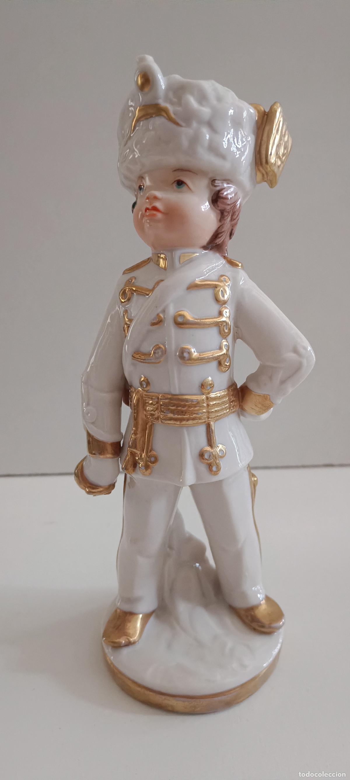 Antig&uuml;edades: soldado porcelana Paesa