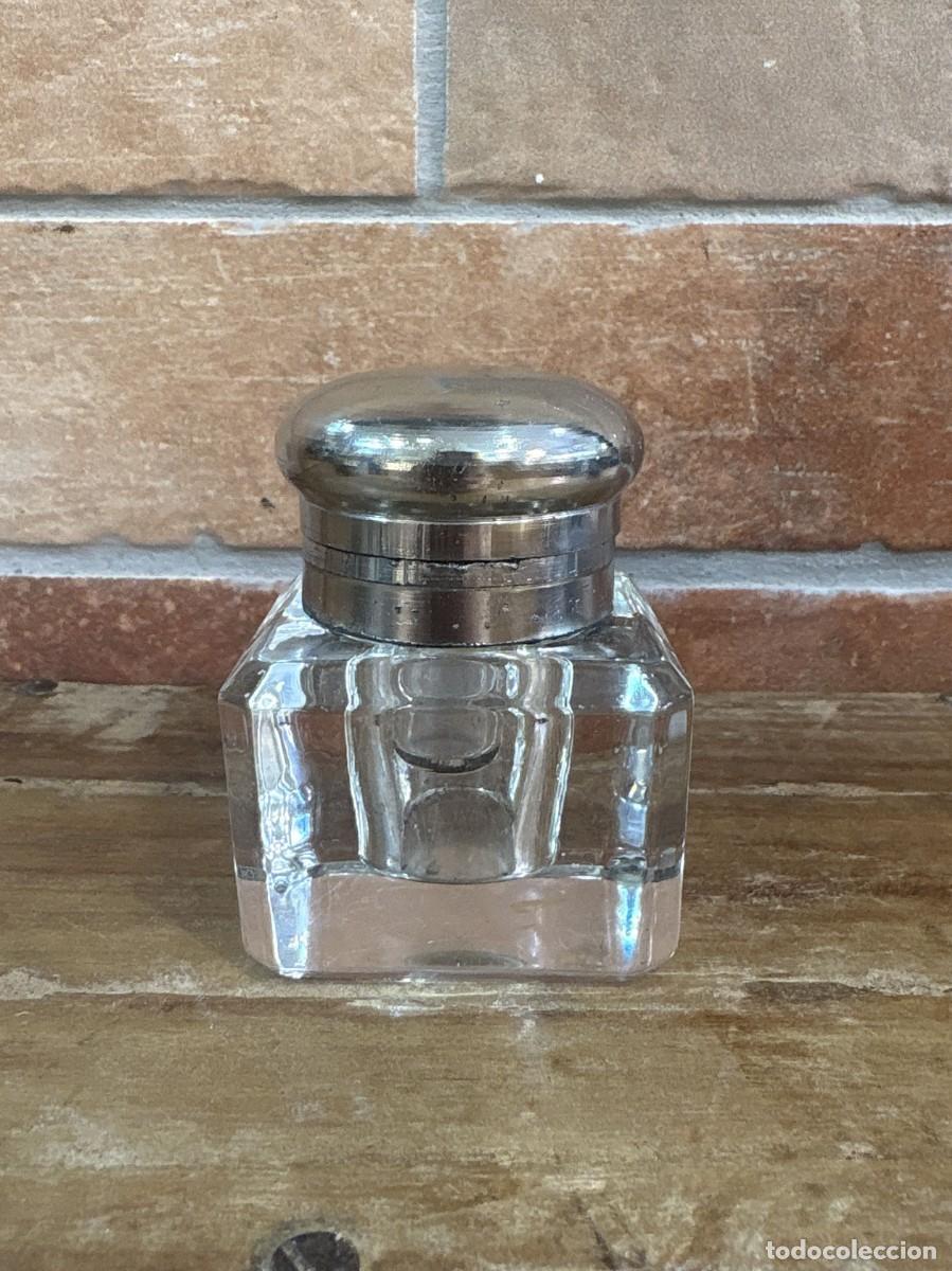 Antig&uuml;edades: Tintero Antiguo de Cristal Macizo con Dep&oacute;sito Extra&iacute;ble y Tapa Plateada
