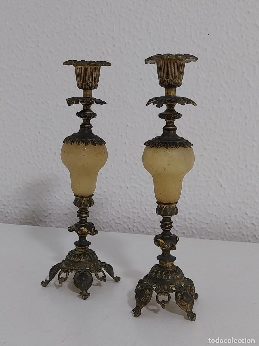 Antig&uuml;edades: Pareja de Candeleros Vintage - Bronce y Alabastro &Oacute;nice
