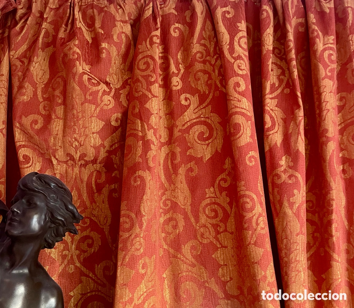 Antig&uuml;edades: Cinco Cortinas Adamascadas