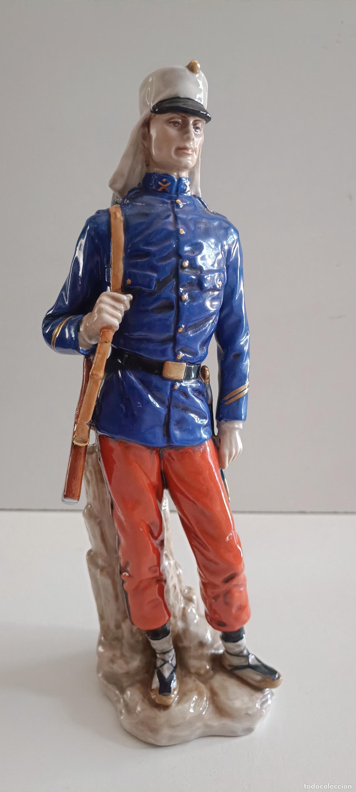 Oggetti Antichi: soldado porcelana sureda