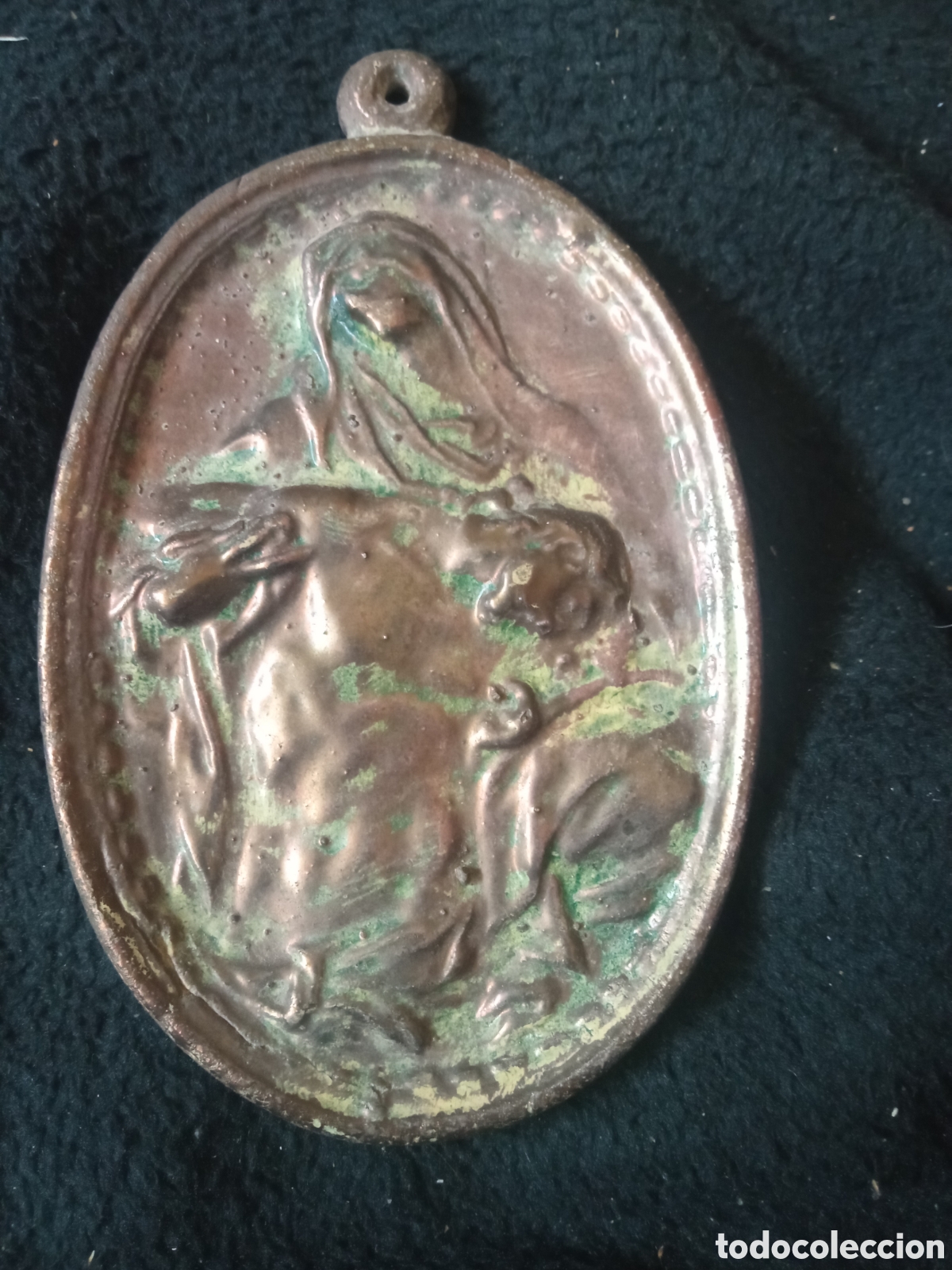 Antig&uuml;edades: Antigua placa de cer&aacute;mica devocional, posiblemente de Daniel Zuloaga, mide 11,3x7,3cm