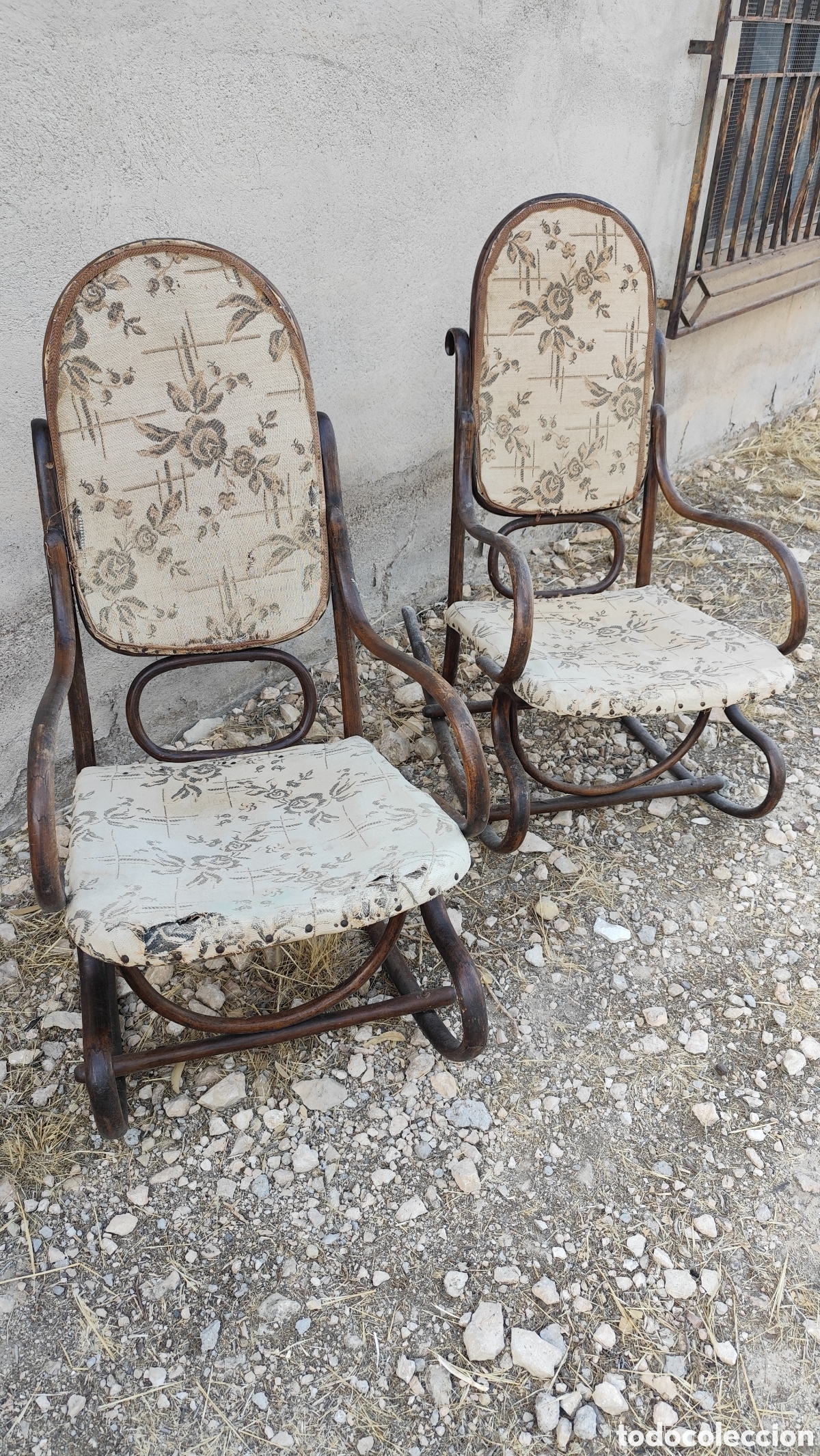 Antig&uuml;edades: Pareja Mecedoras Madera Curvada Antiguas