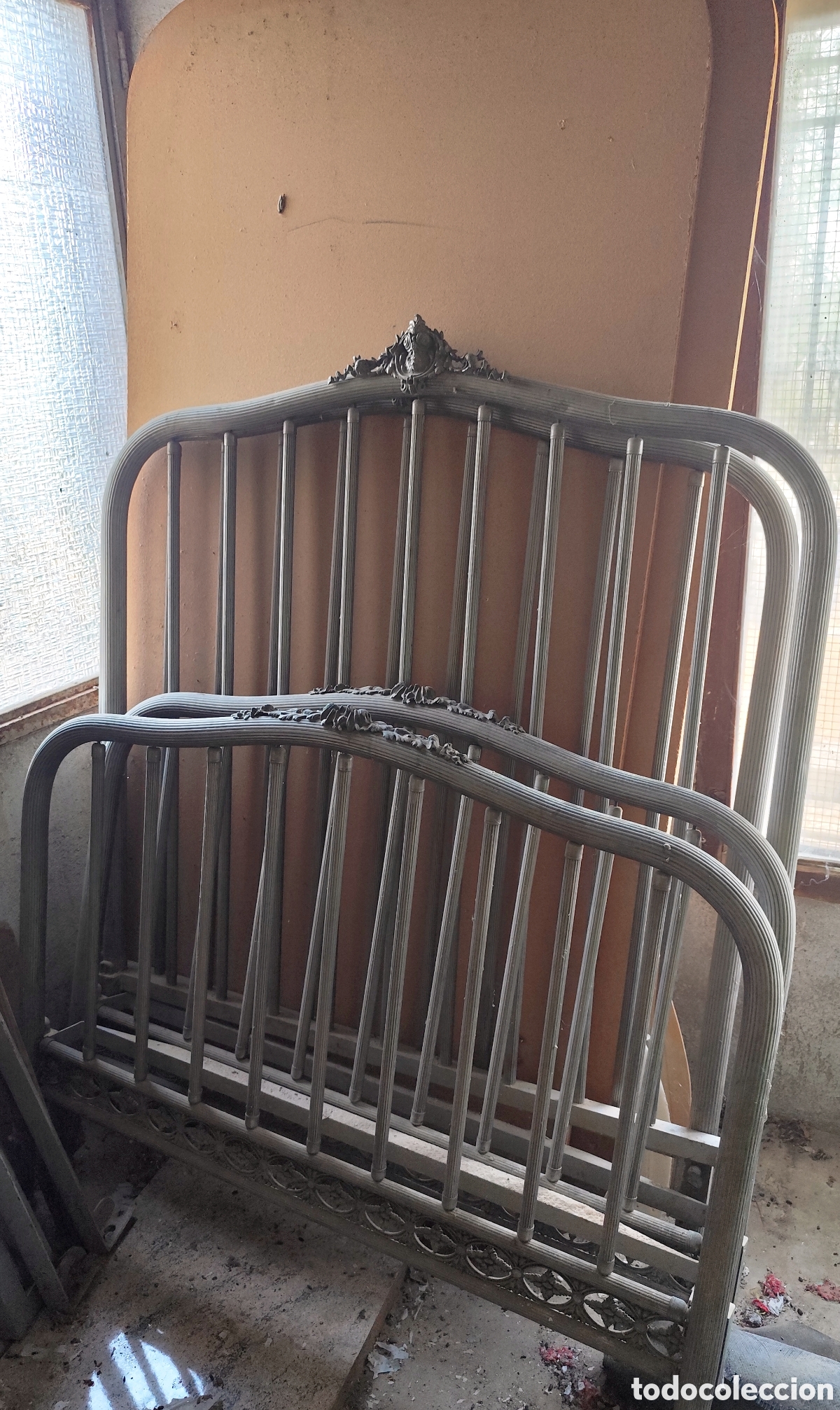 Antig&uuml;edades: Pareja de camas antiguas de metal