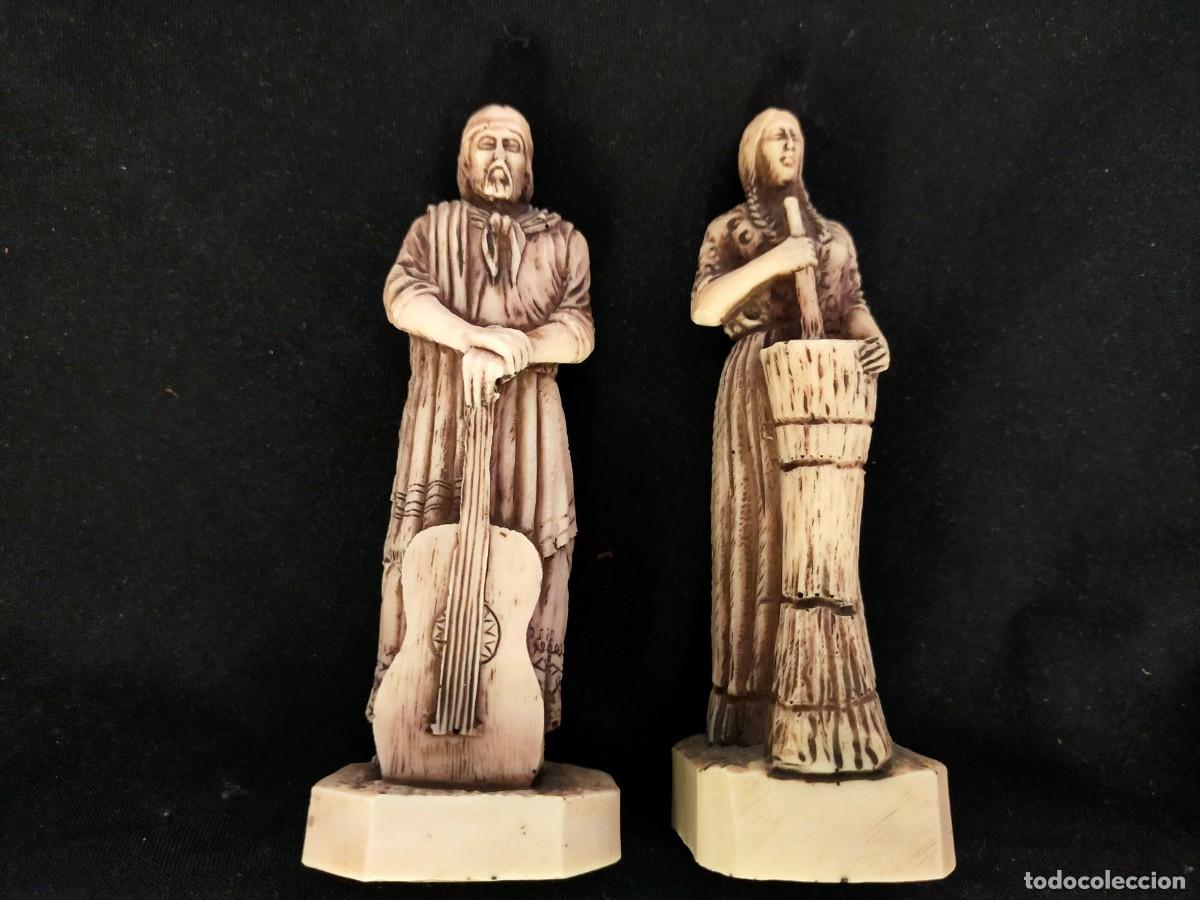 Antig&uuml;edades: LOTE DE 2 FIGURAS EN &iquest;RESINA? DE LA ICONOGRAF&Iacute;A DE MART&Iacute;N FIERRO.