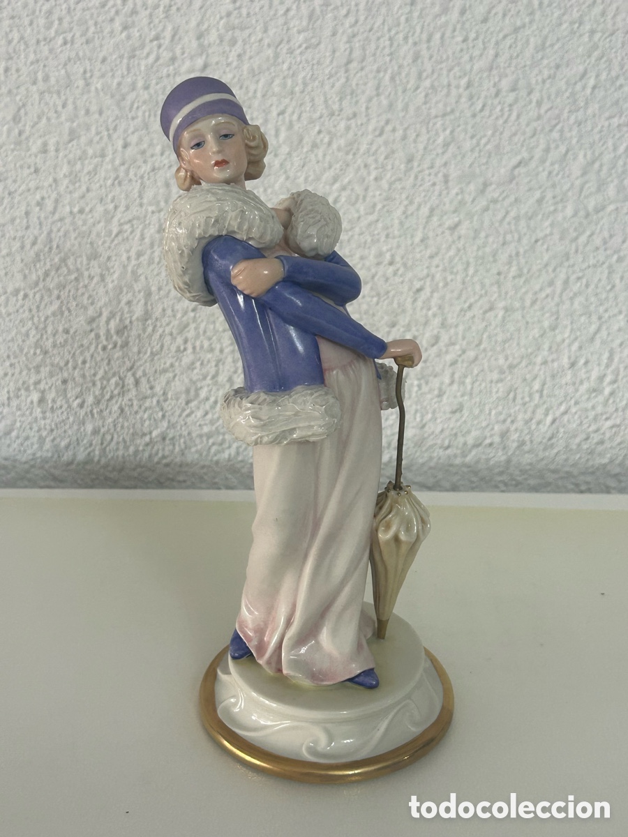 Antig&uuml;edades: Figura porcelana pintada a mano Garcis