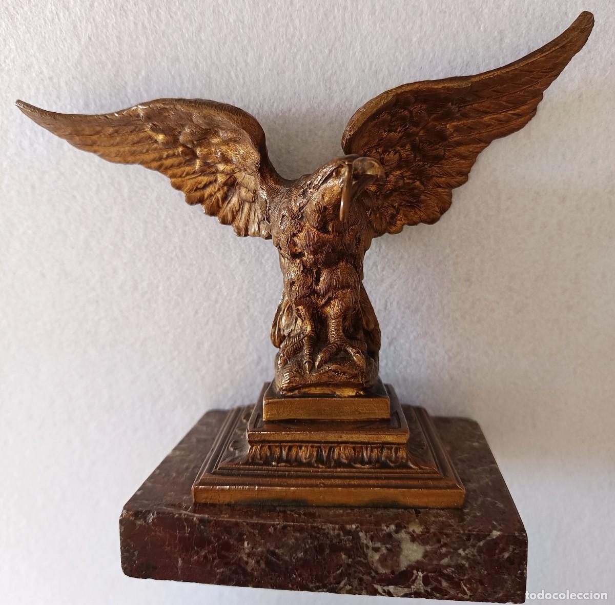 Antiquit&auml;ten: EXCEPCIONAL SOPORTE PARA RELOJ DEL SIGLO XIX, CON GRAN &Aacute;GUILA IMPERIAL EN BRONCE Y BASE DE M&Aacute;RMOL