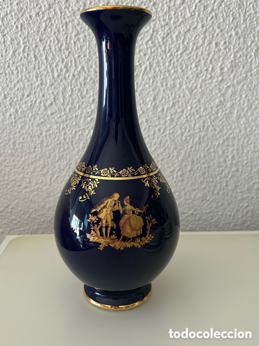 Antig&uuml;edades: Jarr&oacute;n de porcelana Limoges France azul cobalto con decoraci&oacute;n dorada de escena galante y oro fino