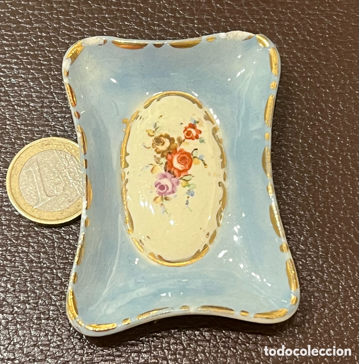 Antiquit&eacute;s: PEYRO, A. (Castell&oacute;n, 1880-1954). Platos (4).5 x 7 cm. A&ntilde;os 20.