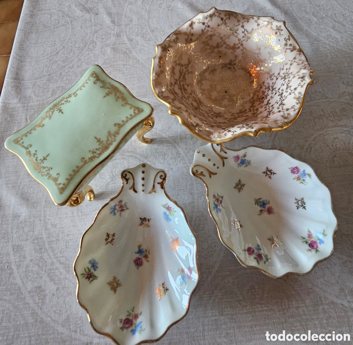 Antig&uuml;edades: Lote decorativo de tocador. 4 piezas. Porcelana de Limoges - Porcelaines Pallas. Francia, c. 1930