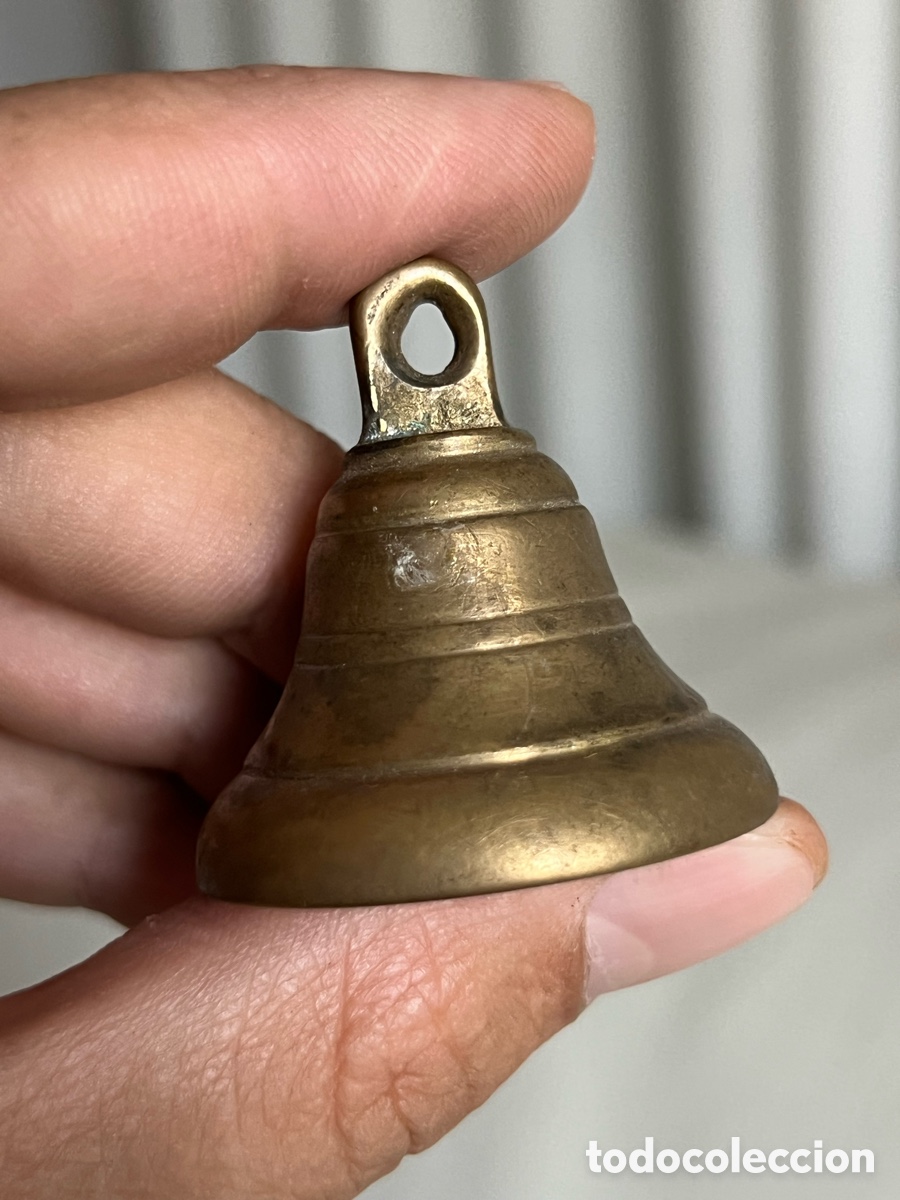 Antig&uuml;edades: PEQUE&Ntilde;A CAMAPANA DE BRONCE SIGLO XIX