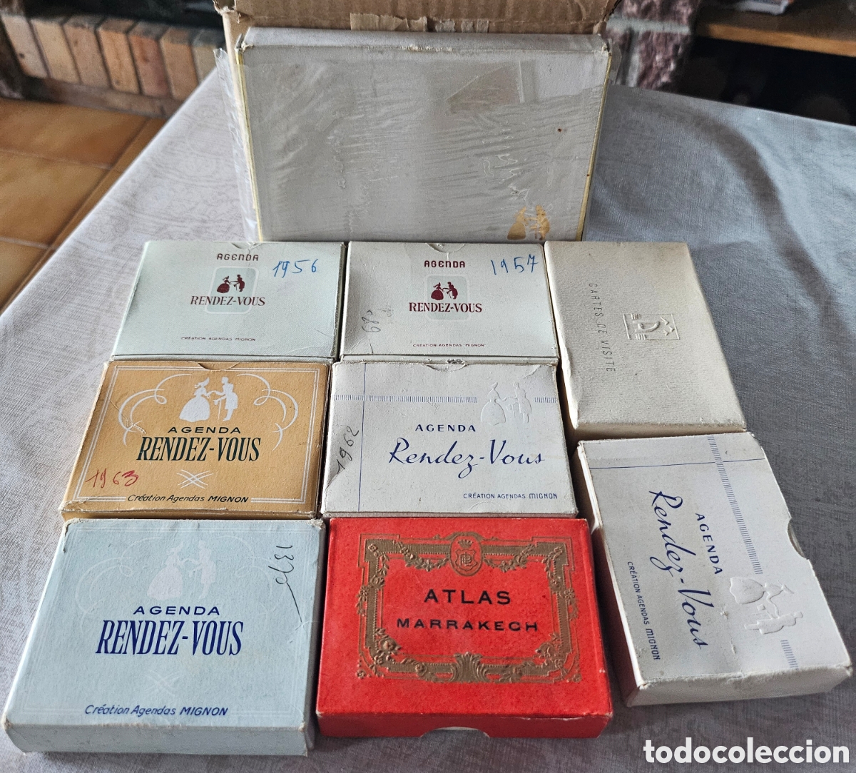 Antig&uuml;edades: Lote Cajas Vac&iacute;as Papeler&iacute;a Lujo Agendas Mignon Par&iacute;s y Caja Atlas Marrakech (A&ntilde;os 50-60)