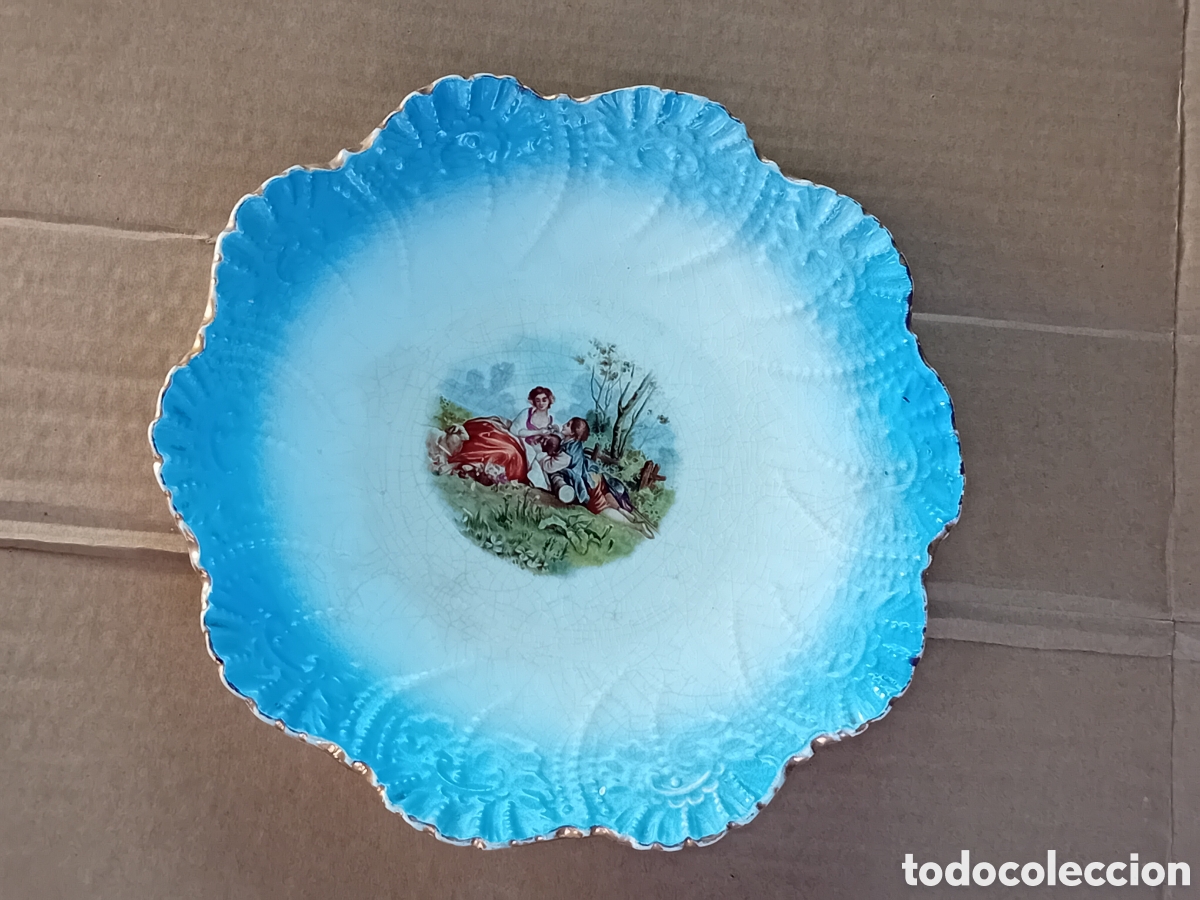 Antig&uuml;edades: ANTIGUO PLATO ESCENA ENAMORADOS EN EL CAMPO CHINA OPACA SAN JUANDEAZNALFARACHE. MIDE 23 CM