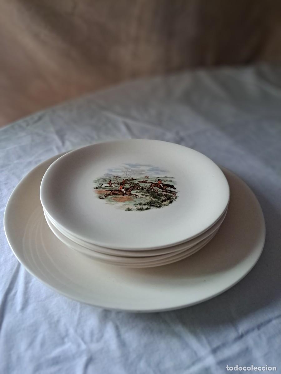 Antig&uuml;edades: Juego de postre de porcelana Johnson Bros, motivo caza a caballo, 7 piezas.