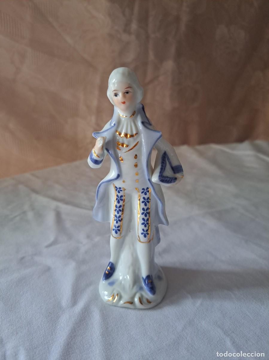 Antig&uuml;edades: Figura de joven de epoca Biscuit de porcelana corona p Srilanka