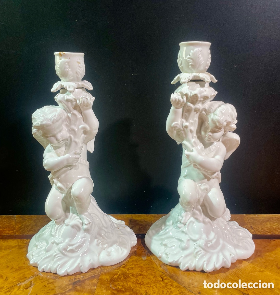 Antig&uuml;edades: Pareja de Candeleros de Porcelana hacia 1900