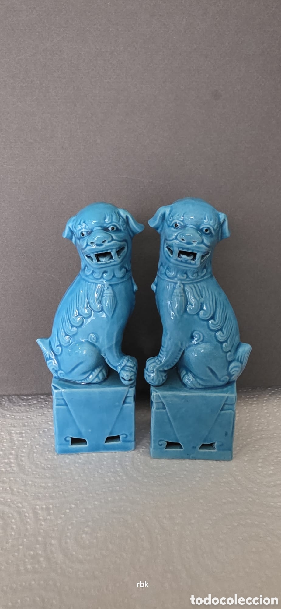 Antig&uuml;edades: 2 Figuras antiguas de perros de Foo
