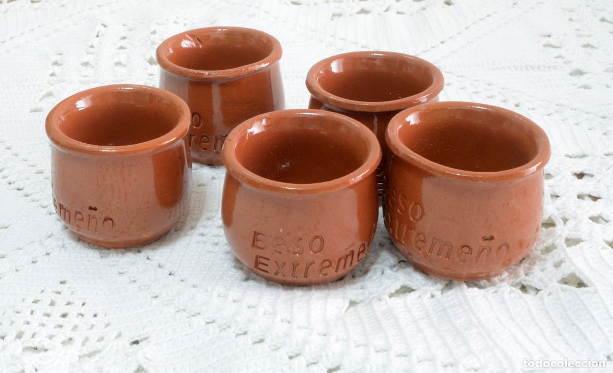 Antig&uuml;edades: Lote de 5 vasos de barro, chupitos &rdquo;Beso Extreme&ntilde;o&rdquo; o &rdquo;Sabores Extreme&ntilde;os&rdquo;, nuevos