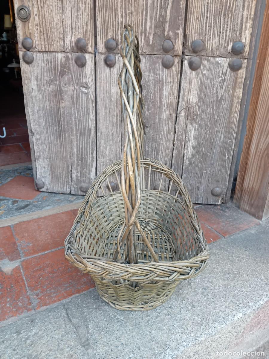 Antig&uuml;edades: Cesta de mimbre antigua - Foto 4