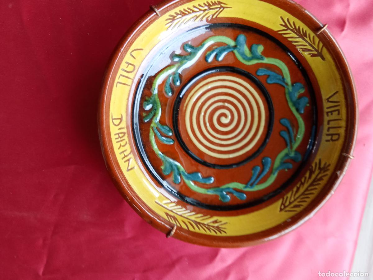 Antig&uuml;edades: Plato ceramica tipica espa&ntilde;ola Viella, Valle d'Arhn. Caja Ceramica