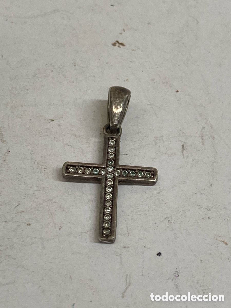Antig&uuml;edades: Cruz de plata engastado C635