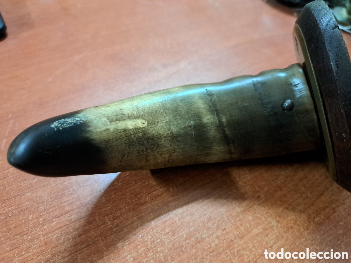 Antig&uuml;edades: Cuerno de toro con base para colgar llaves - Foto 5