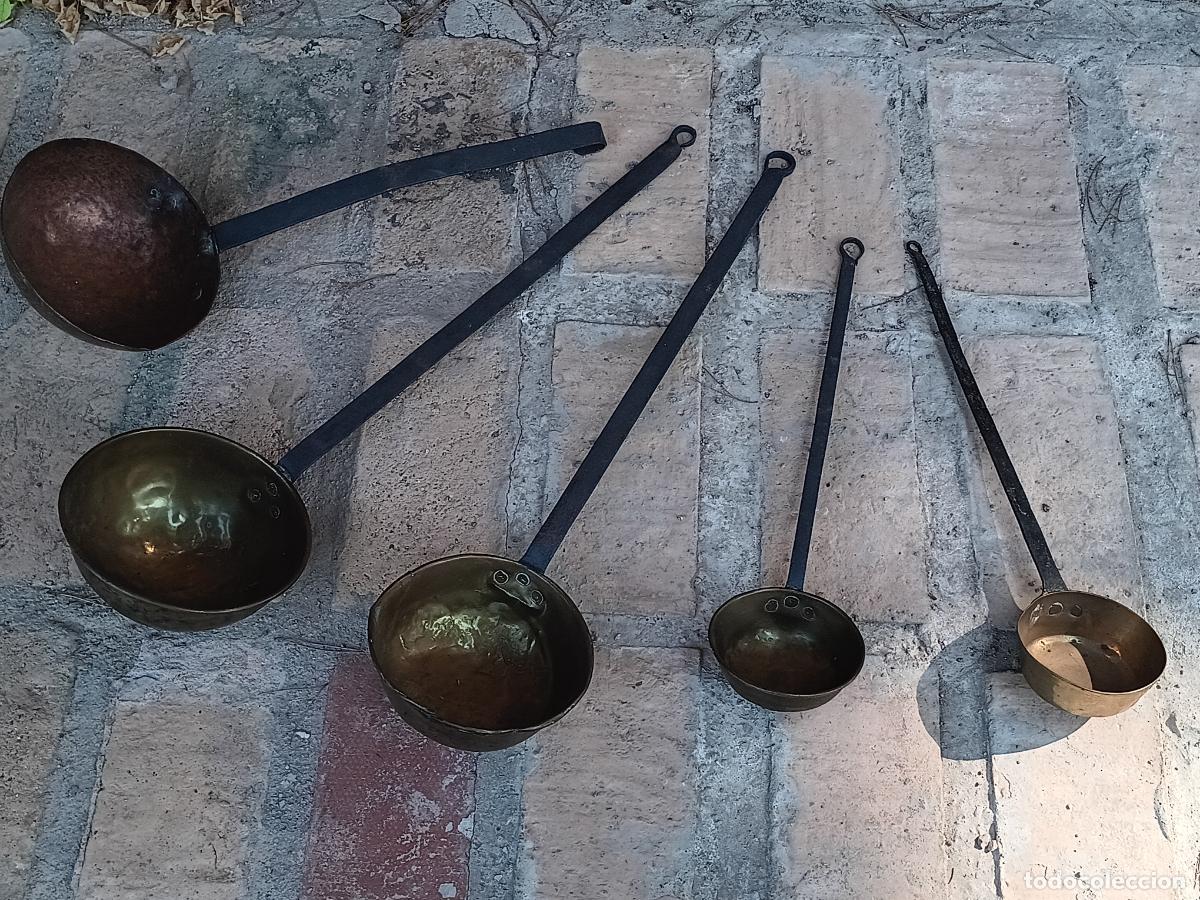 Antig&uuml;edades: COLECCION DE ANTIGUOS CAZOS DE COBRE Y METAL