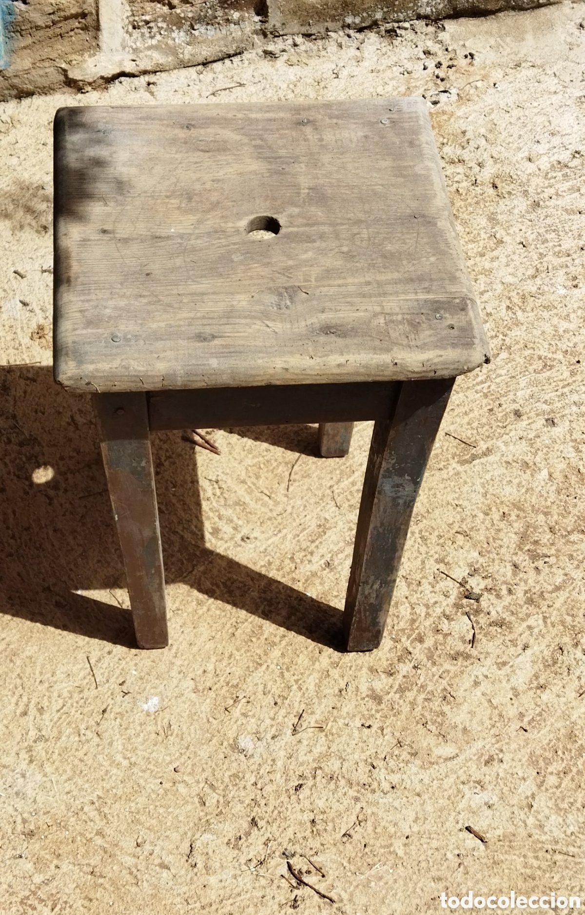 Antig&uuml;edades: Banqueta r&uacute;stica en madera