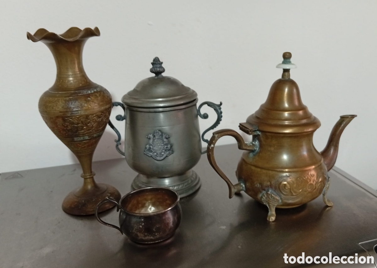 Antig&uuml;edades: Vintage Decorative Items Collection