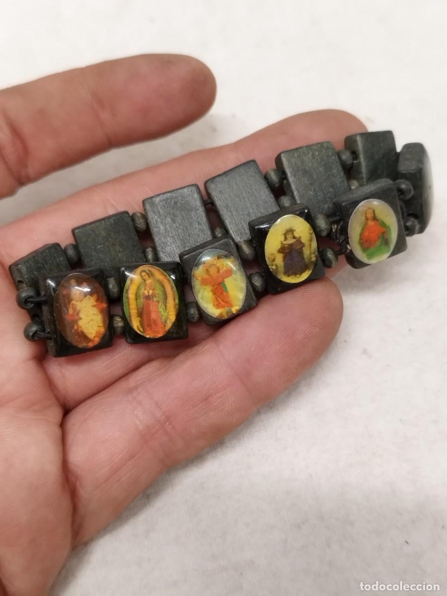 Antig&uuml;edades: Antigua pulsera religiosa con imagenes de virgenes.