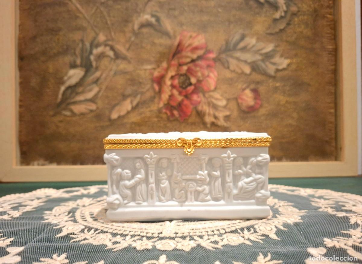 Antig&uuml;edades: Arca o Caja joyero porcelana Limoges France con montura lat&oacute;n dorado-ca.1975 - Decoraci&oacute;n Vintage