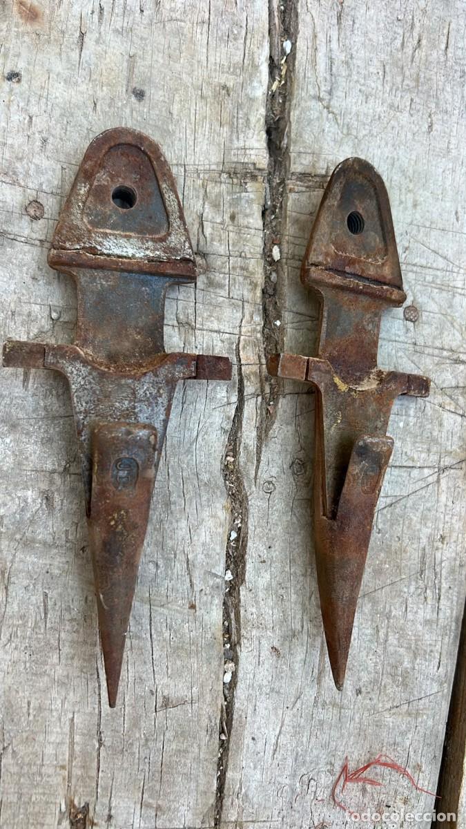 Antig&uuml;edades: DIENTES DE COSECHADORA ANTIGUOS DE 20 CMS. LONGITUD - Foto 2