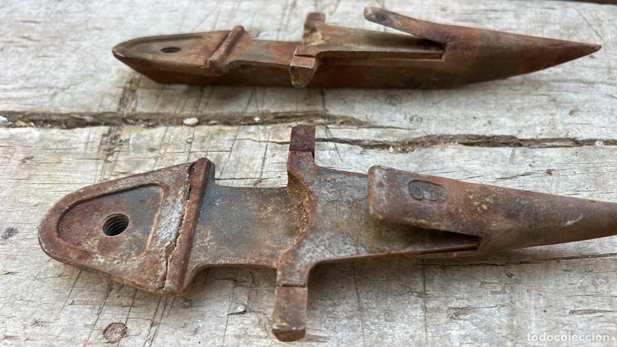 Antig&uuml;edades: DIENTES DE COSECHADORA ANTIGUOS DE 20 CMS. LONGITUD - Foto 3