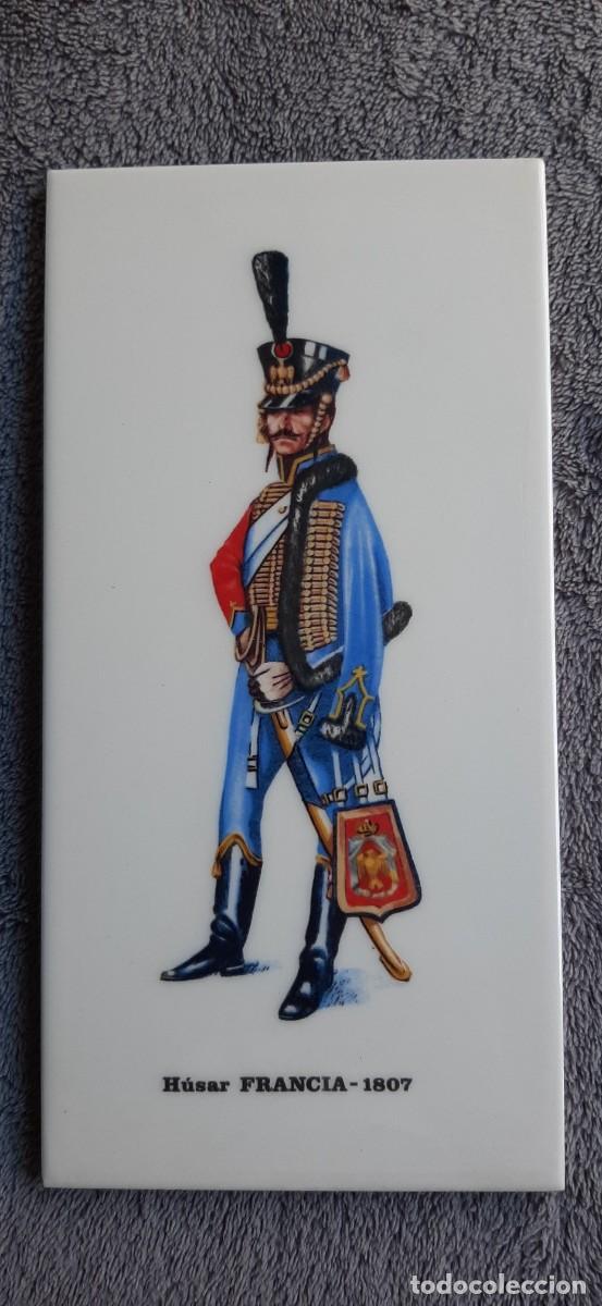 Antig&uuml;edades: Azulejo Cer&aacute;mico Militar - H&uacute;sar Francia 1807 (&Eacute;poca Napole&oacute;nica)