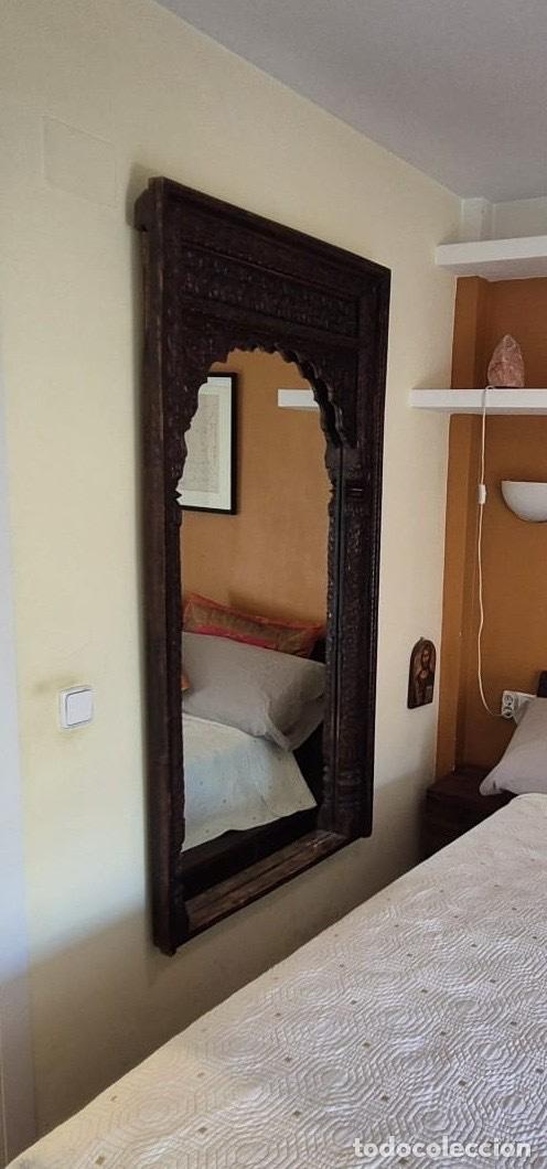 Antig&uuml;edades: Gran espejo de madera tallada a mano &ndash; Pieza decorativa de gran formato