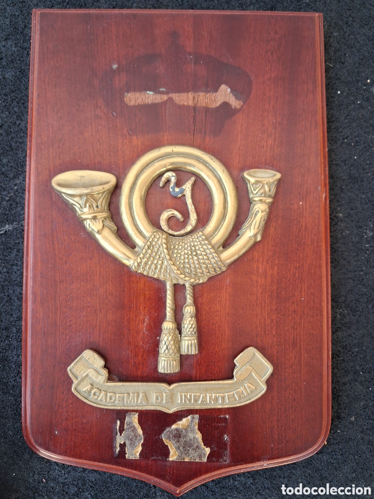 Antig&uuml;edades: Metopa de bronze academia infanteria