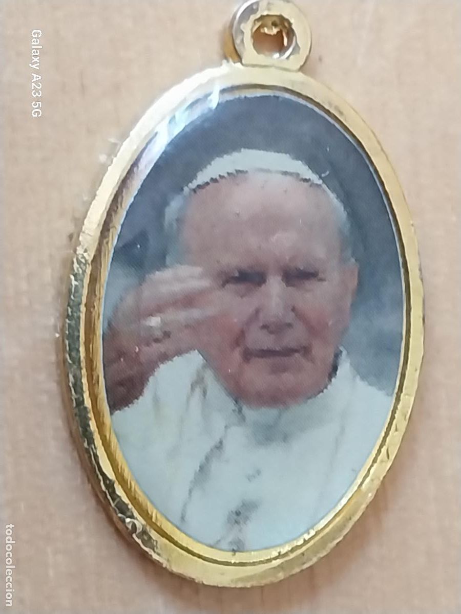 Antig&uuml;edades: JUAN PABLO II PAPA COLGANTE MEDALLA GOTA METAL DORADO 2.62CMS ORIGINAL VINTAGE