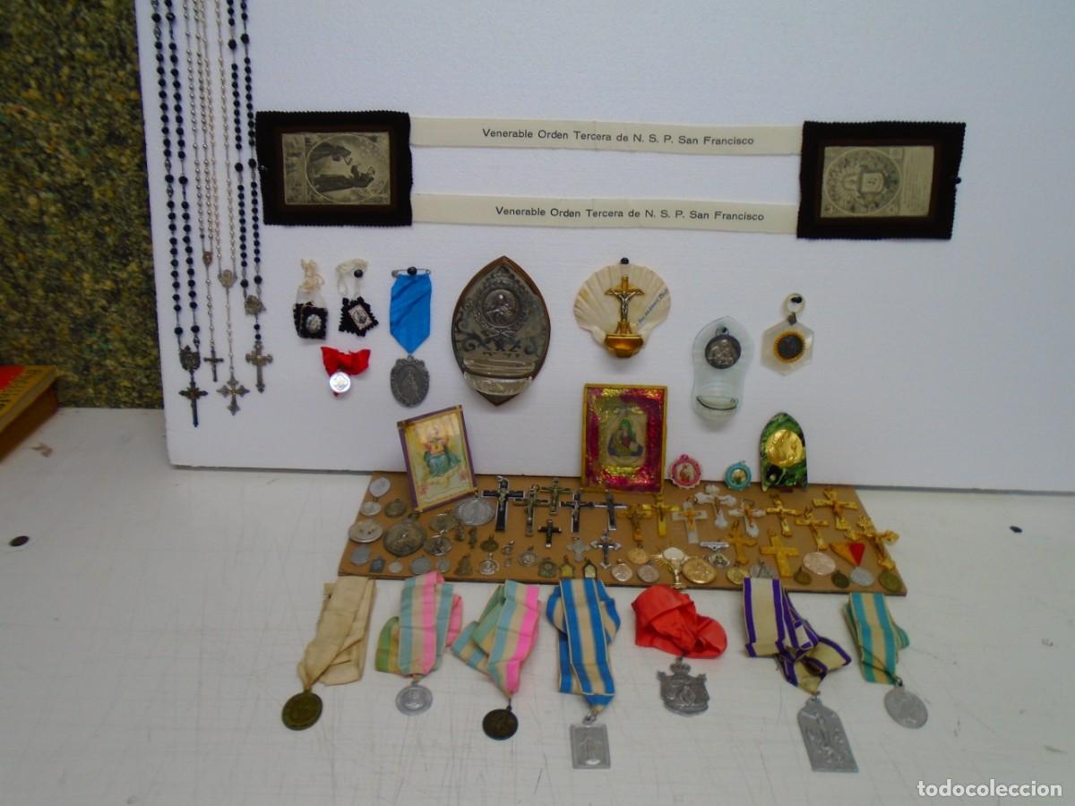 Antig&uuml;edades: MAGNIFICO LOTE RELIGIOSO ANTIGUO:ROSARIOS,ESCAPULARIOS,CRUCES,MEDALLAS,RELICARIOS,BENDITERAS,ETC...