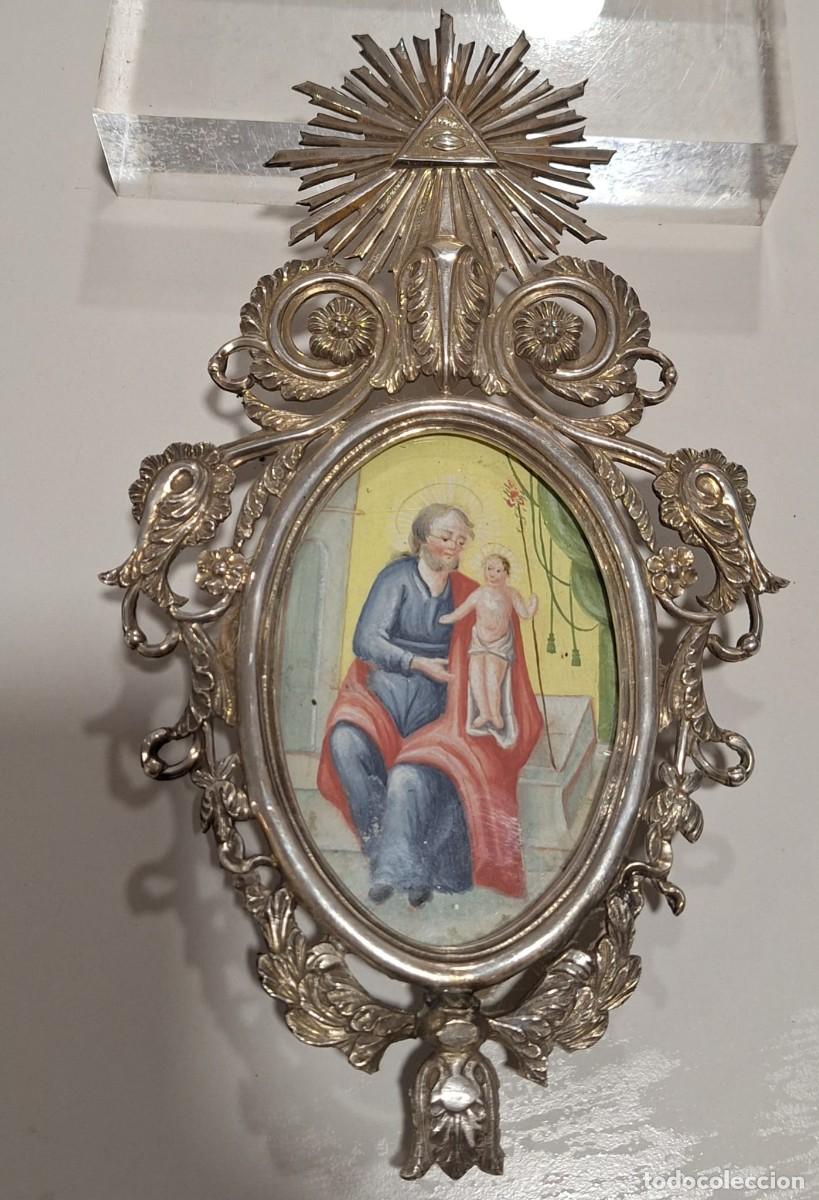 Antig&uuml;edades: Marco en plata, finales del siglo XVIII o principios del XIX, con santo pintado sobre vitela.