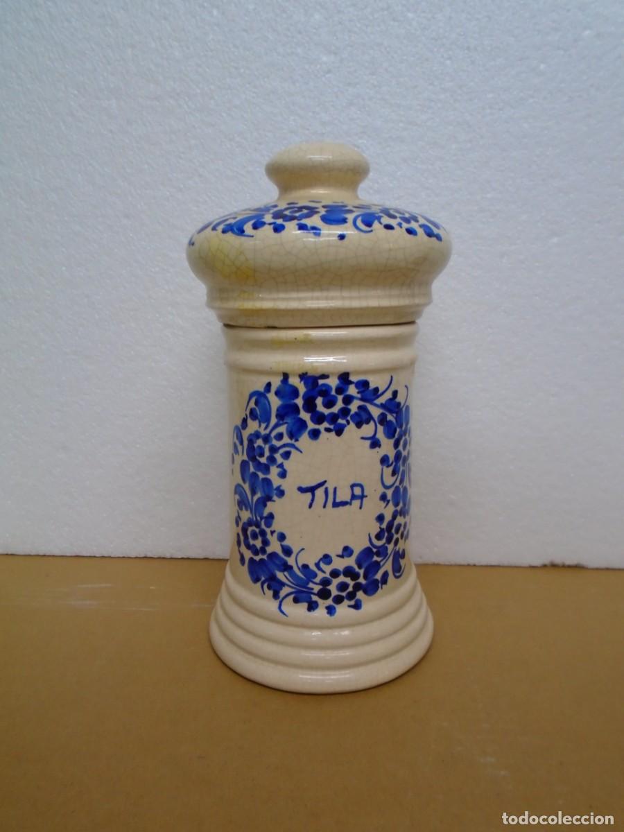 Antig&uuml;edades: ALBARELO DE FARMACIA O TARRO DE BOTICA.CERAMICA CRAQUELADA CON DECORACION EN AZUL COBALTO.