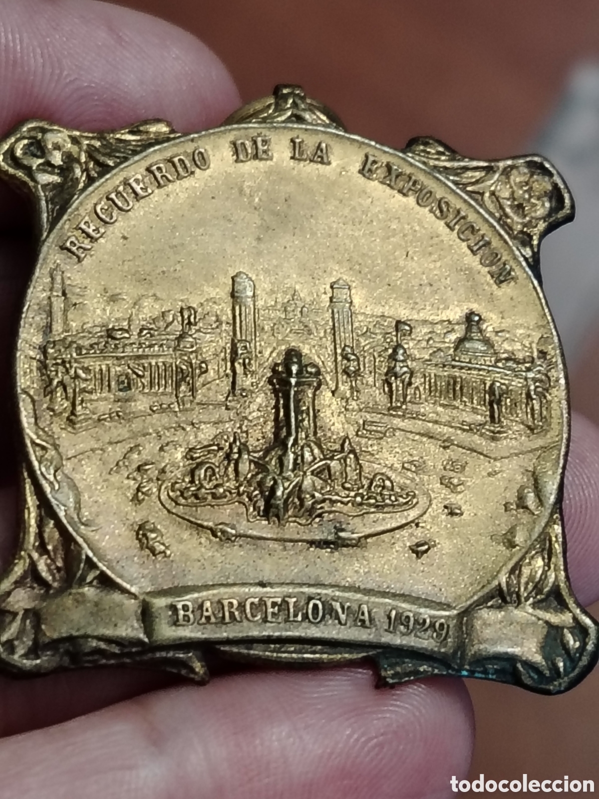 Antig&uuml;edades: Chapa recuerdo de la Exposici&oacute;n Barcelona a&ntilde;o 1929