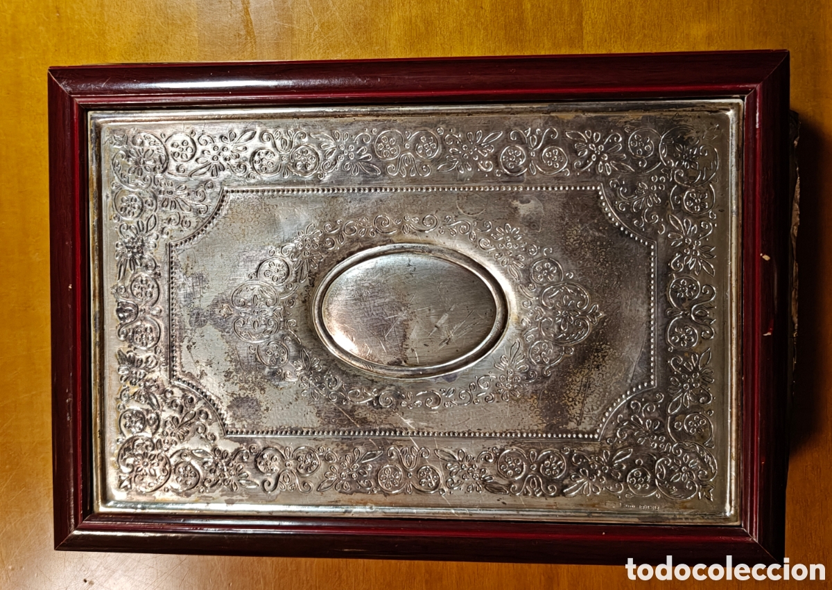 Antig&uuml;edades: Caja de plata Ley 925 con marco de madera
